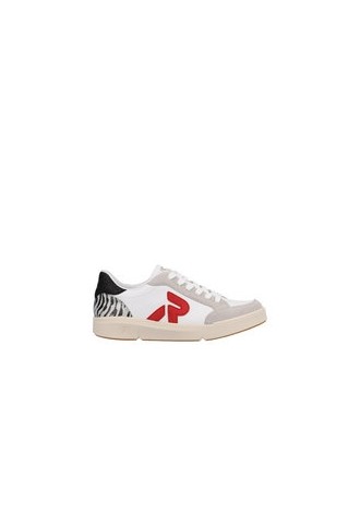 SNEAKERS MODE ET CONFORT...