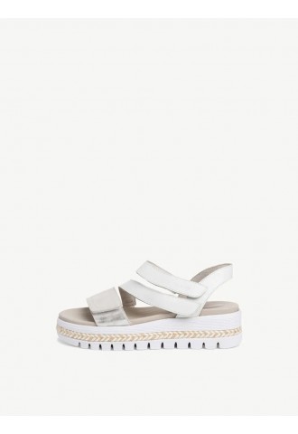 NUS PIEDS PLATEFORME...