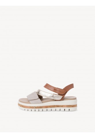 NUS PIEDS PLATEFORME...