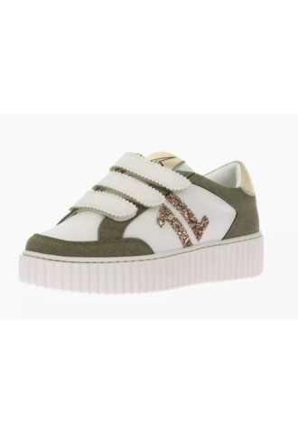 SNEAKERS MODE ET CONFORT...