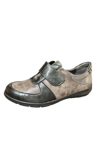 CHAUSSURES A VELCRO/ 6684