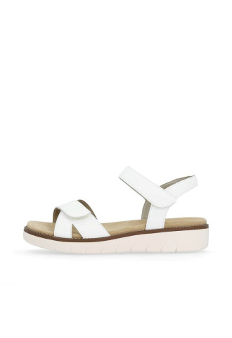 NU PIEDS A LANIERES...