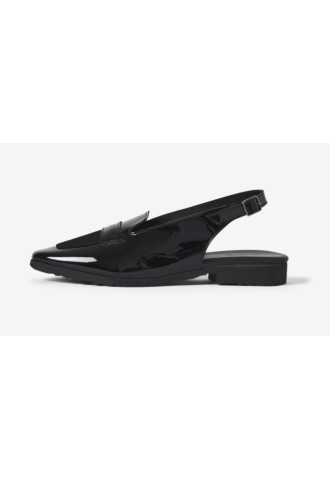 SANDALE MODE BOUT FERME...