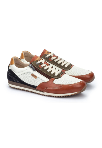 Baskets à lacets et à...