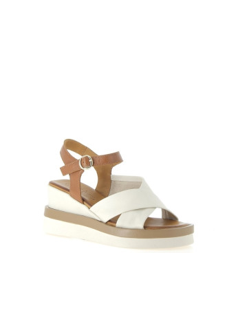 NU PIEDS COMPENSE A BRIDES...