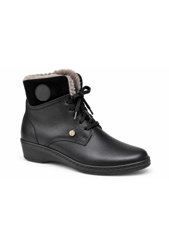 BOTTINES EN CUIR FOURREES-...