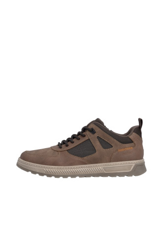 CHAUSSURE BASSE AU LOOK...